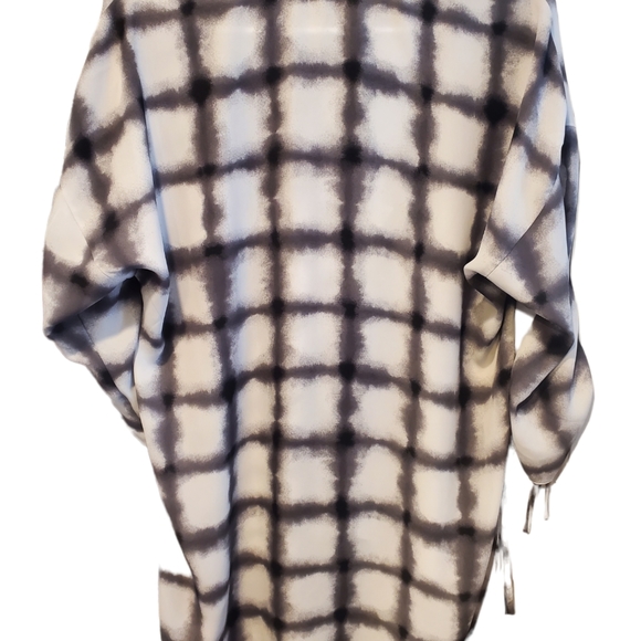 Black grey white sheer button up tunic - Picture 3 of 6